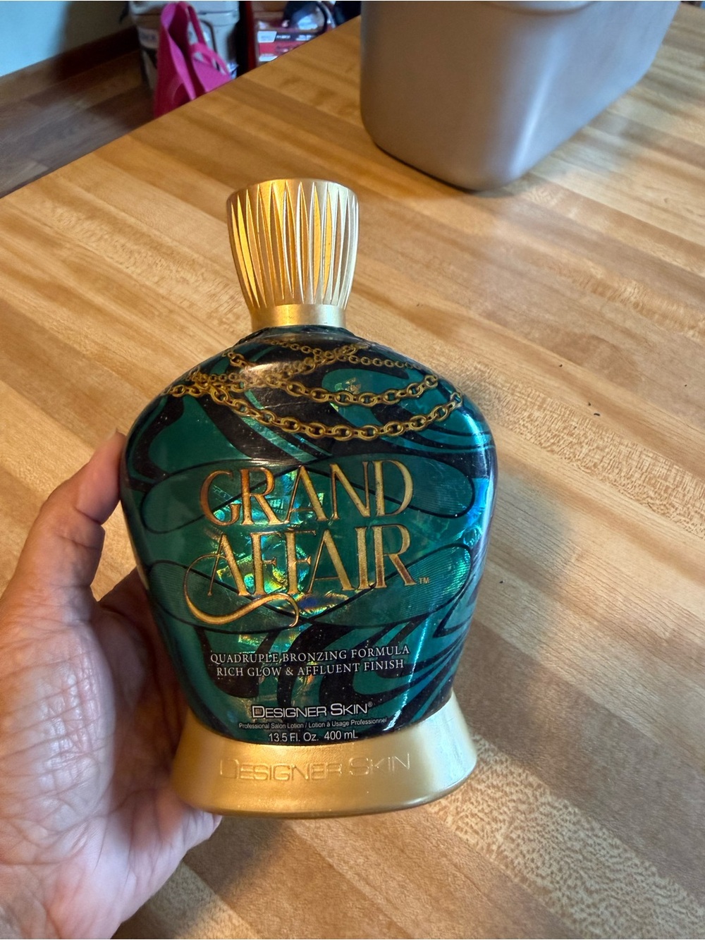 Grand Affair Bronzing Lotion — Green & Gold